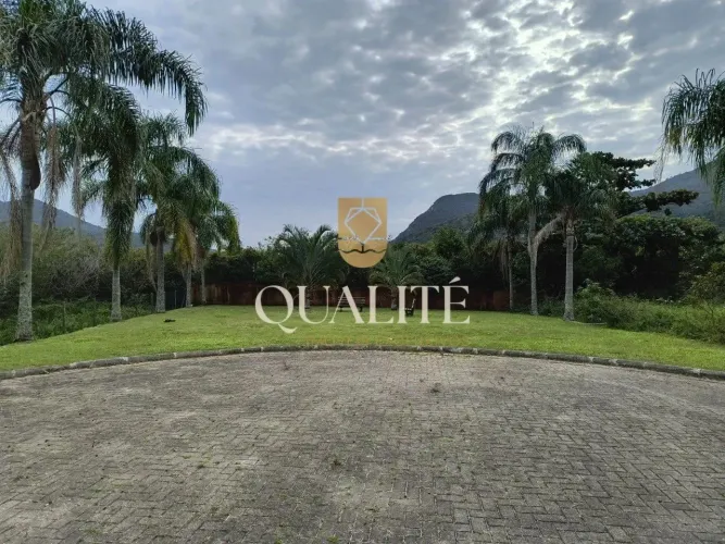 EXCELENTE TERRENO - CONDOMINIO NO SUL DA ILHA - 400M DA PRAIA - ACEITA APARTAMENTO!