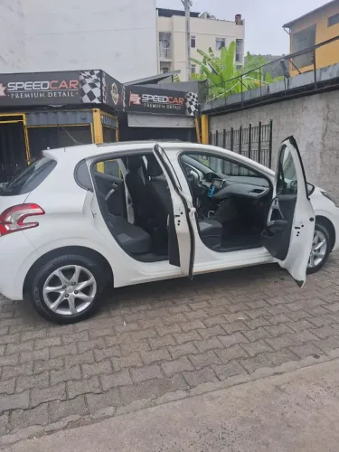 Peugeot 208 Allure 1.5 Flex 8V 5P 2016