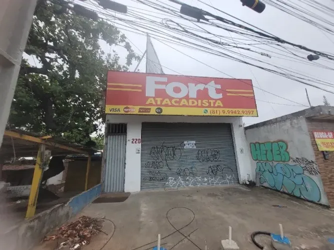 Loja na ponte do janga com 70m2 e porta de esteira.