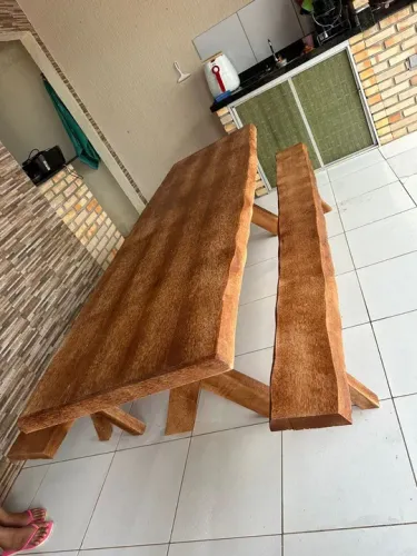 Mesa de Jantar em Madeira Maciça