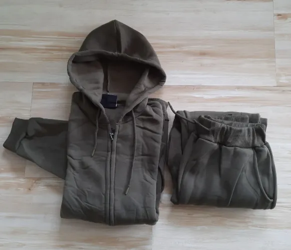 Conjunto de Moletom Plus.