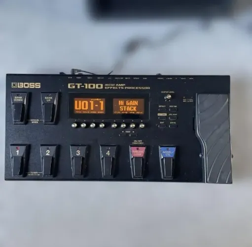 Pedaleira BOSS GT-100