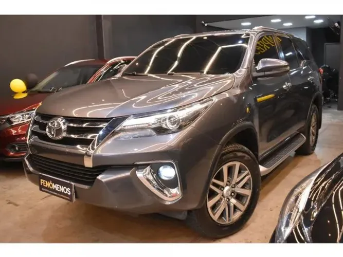 Toyota Hilux SW4 SRX 4X4 2.8 TDI 16V Dies. Aut. 2020