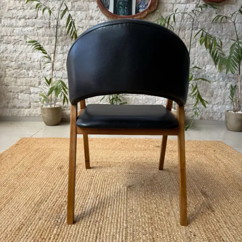 Mesas feita de tronco de tora medida de 140 de diametro com 15 de espessura.