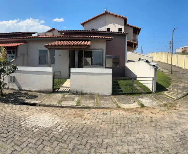Casa em Condomínio bairro Bella Vista