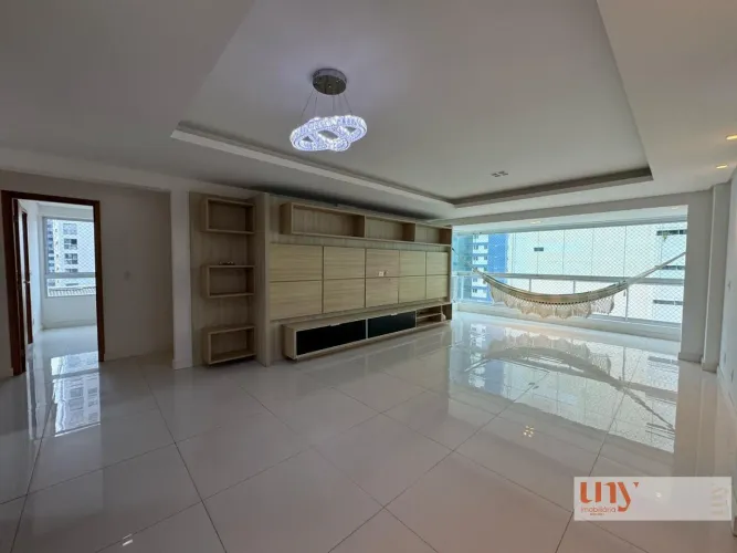 Apartamento com 3 suítes, móveis projetados, posição nascente, no bairro de Tambaú.