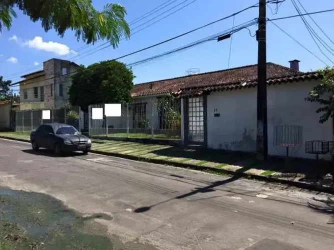 Casa à venda, 810 m² por RS 2.000.000,00 - Parque das Laranjeiras - Manaus-AM