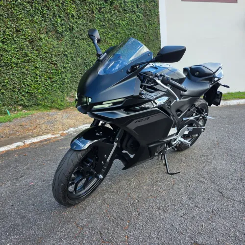 YAMAHA YZF R3 2026 PRETA Apenas 100 km rodados