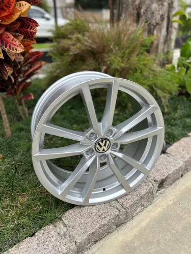 Jogo de Rodas Golf Petroria Prata 5x112 - 19x8,5 Offset 45 (Nv)