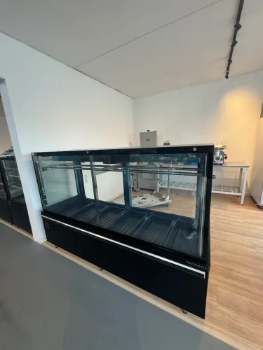 Expositor de carnes ar forçado 2,00 metros com gancheira dupla inox 