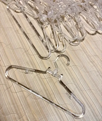 62 Cabides de acrílico - com garra e sem
