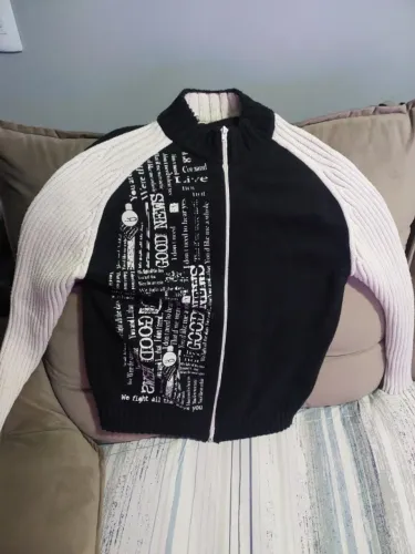 Blusa de frio masculina, em ótimo estado.