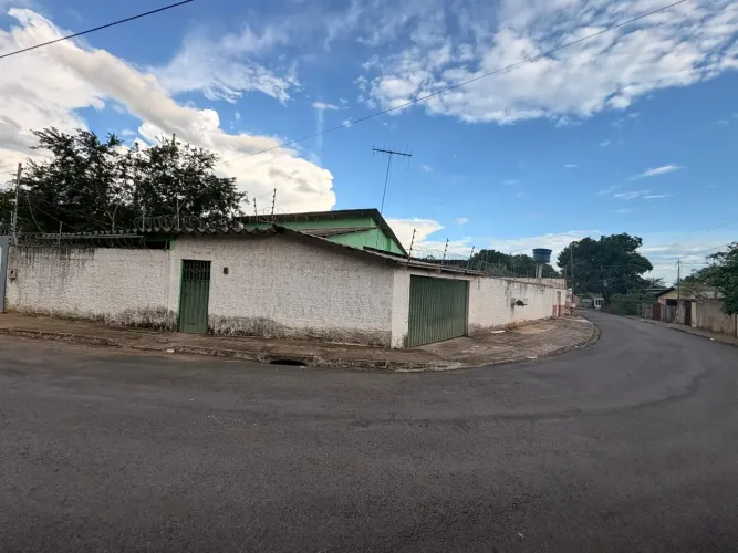 Seu Novo Lar no Vila Acre! Conforto, Espaço e Piscina por R$ 220 mil