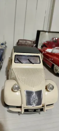 Citroen 2 CV - 1952 Maisto 1:18