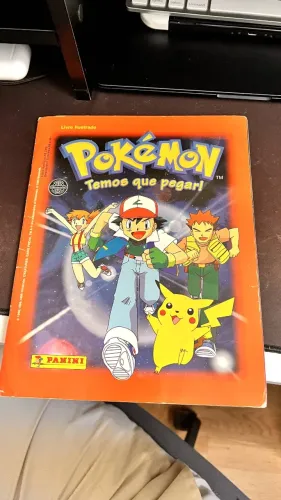 Álbum Pokémon Temos que pegar Panini 1999 COMPLETO com poster