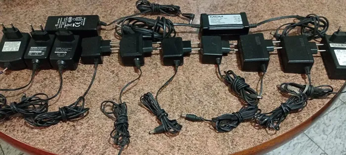 Fontes de Energia 12v 20  Fontes várias Amperagens. Func. Perfeit. Lote R$ 50,00..