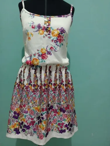 Vestido Floral - tecido crepe - Tamanho 36