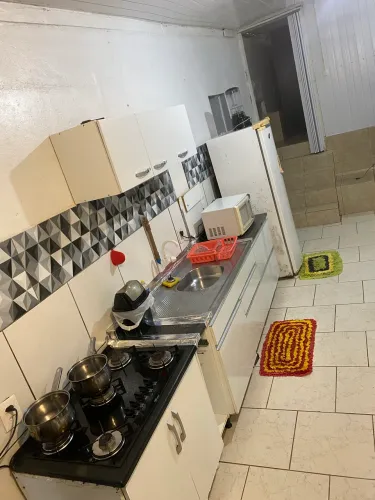 Alugo kitnet mobiliada 