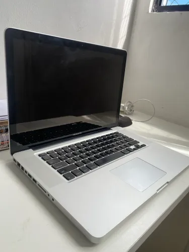 MacBook Pro 2011 - Retirada de Peças 