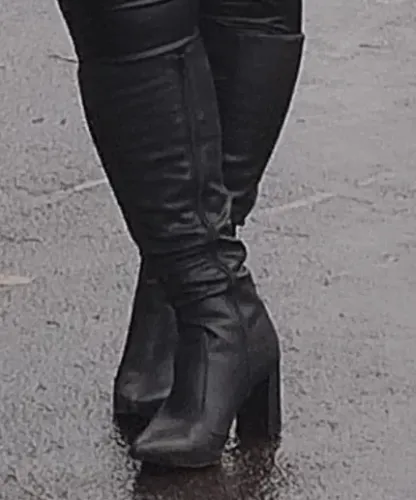 bota couro cano alto over the knee preta
