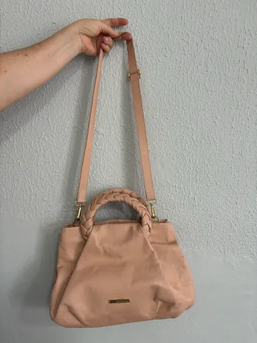 Bolsa em couro legítimo, cor nude, marca Rosa do Campo 