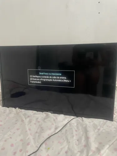 Tv 32 polegadas Samsung com pequena mancha