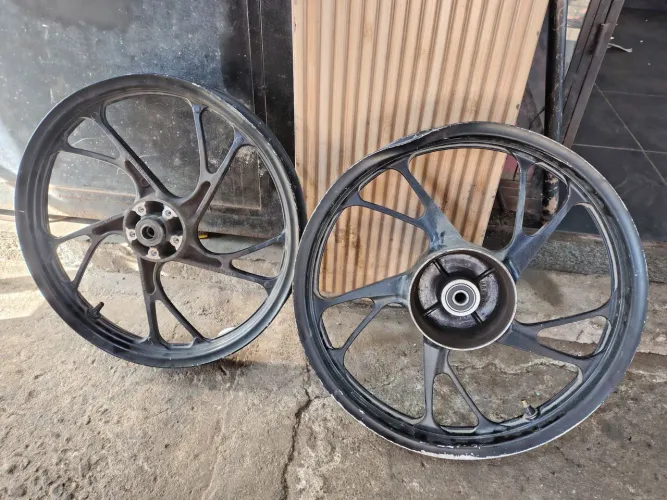 Rodas de Moto (Sem Câmara) PAR - R$ 500