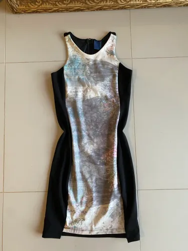 Vestido Tubinho Preto Lança Perfume Tam G - Estampa Frontal feminino
