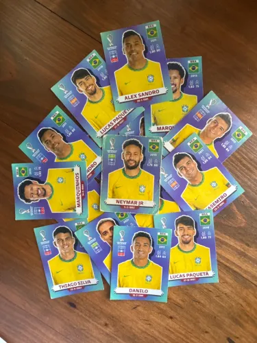Várias figurinhas de 2022 (Neymar)