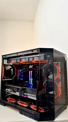 PC Gamer Ryzen 7 7800X3D + RTX 4070 Ti + 32GB DDR5