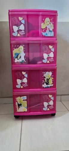 Gaveteiro rosa gigante da Barbie