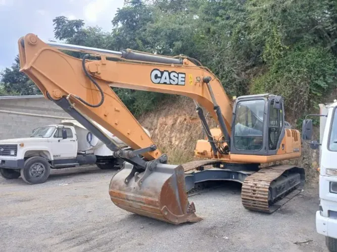 Escavadeira CASE CX220B