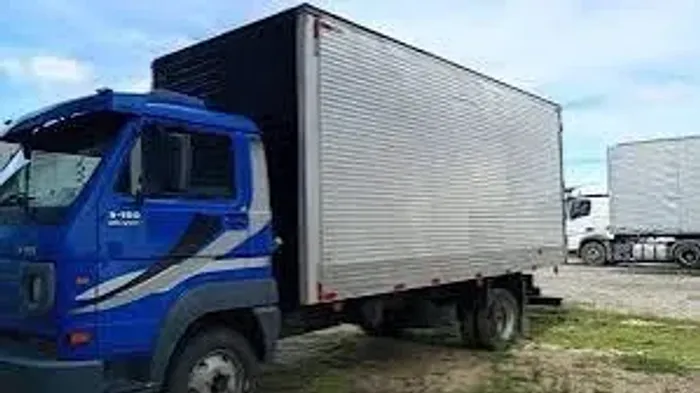 Frete disponível baú barato