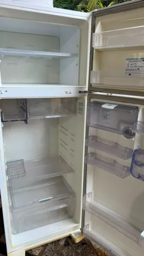 Geladeira Electrolux semi nova, perfeito estado, funcionando perfeitamente!
