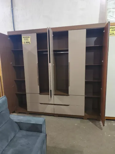 Guarda roupa casal 