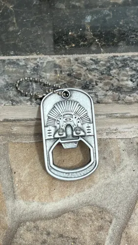 Artigo Raro Oakley Dog Tag Bottle Opener Colecionável