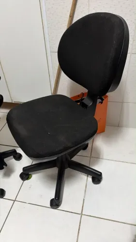 Cadeira de escritório giratória