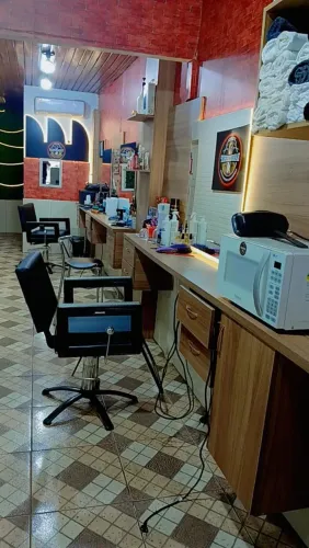 Vendo barbearia completa. O ponto é alugado, ja funciona há mais de três anos. 