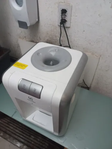 Bebedor de água gelada wd10e eletrolux 