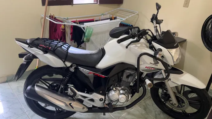 Vendo essa moto