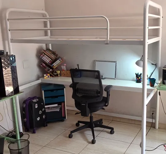 Cama New Link Tok Stok com escrivaninha