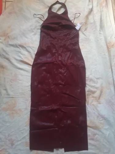 Vestido De Napa, na cor Vinho, novo!
