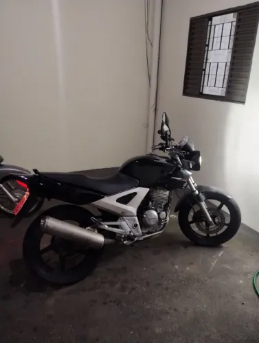 CBX 250 2005 preta. Vendo ou troco aceito proposta avista. Vistoria ok