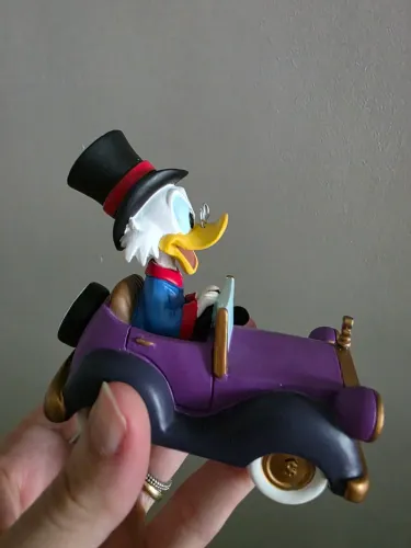 Estátua Tio Patinhas Enesco Disney