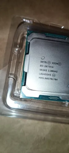 Xeon 2673 V4(20 Núcleos e 40 Threads)