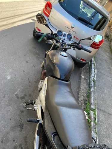 * vendo moto CB Twister 2008 quitada, tudo certinho. Transferência por conta do comprador