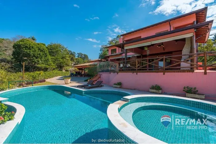 Casa à Venda no Condomínio Santa Fé em Vinhedo - SP