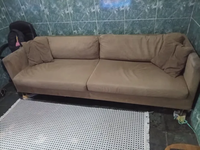 Sofá 3 lugares.