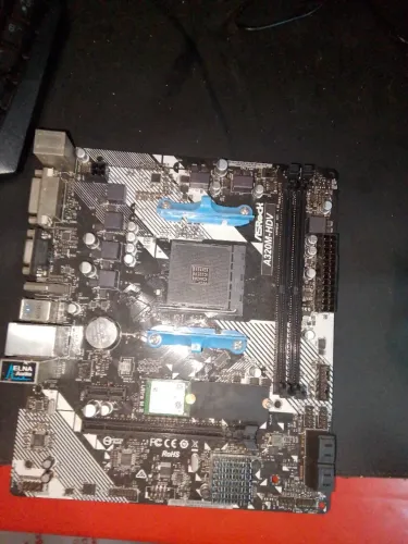 Placa mãe de brinde vem o SSD de 128gb