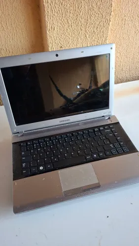 Notebook sucata para tirar peça 